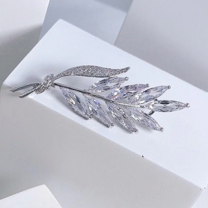 Elegant Silver & diamond inspired sheaf design brooch.