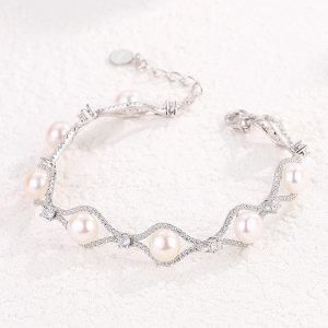 Cream Pearl Bracelet
