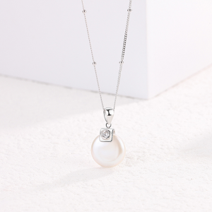 Flat Pearl Necklace
